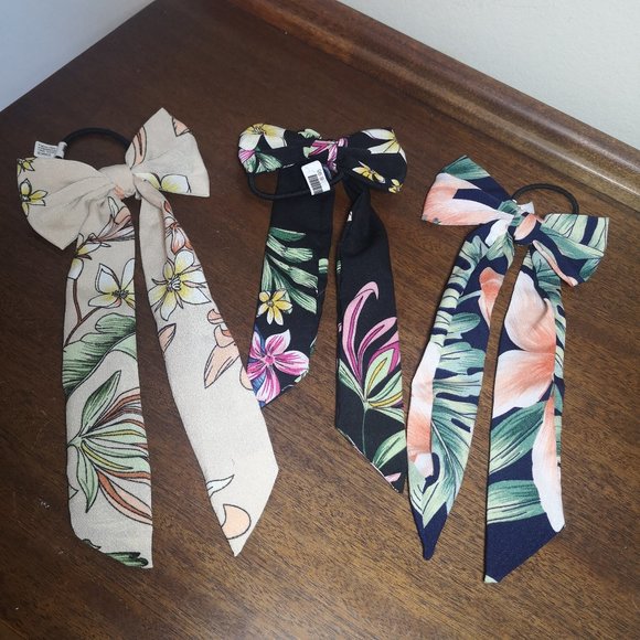 3/$20 Hair bows (3) New - Picture 3 of 3